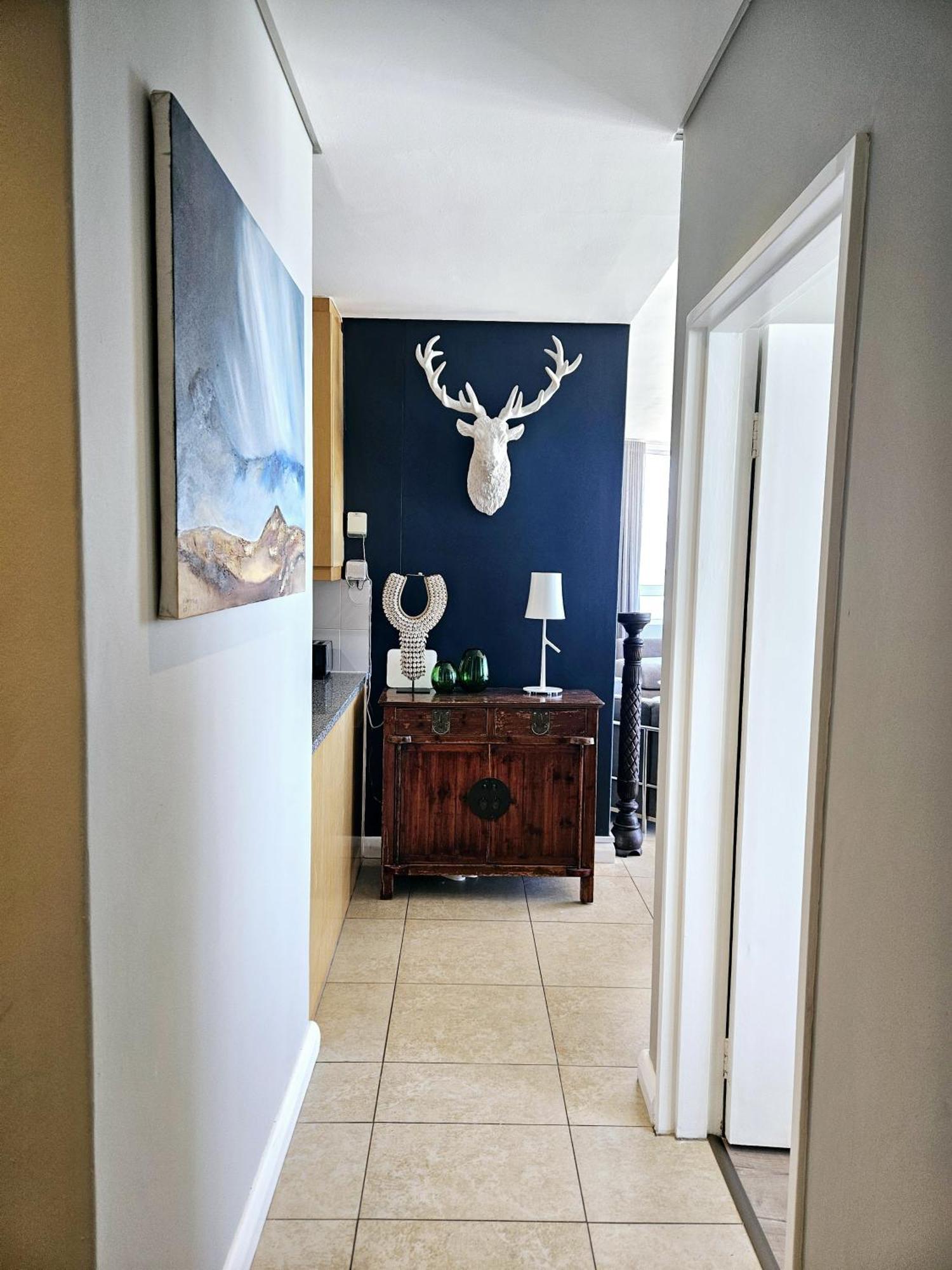 Portico 1103 * Le Cap